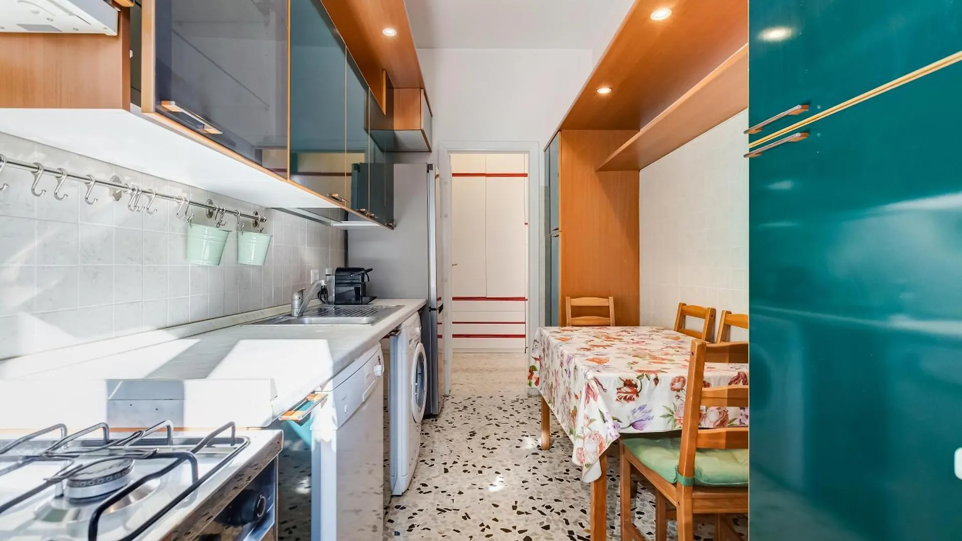 Large Apartment With Swimming Pool And Tennis Court Near The Station Rome Italy