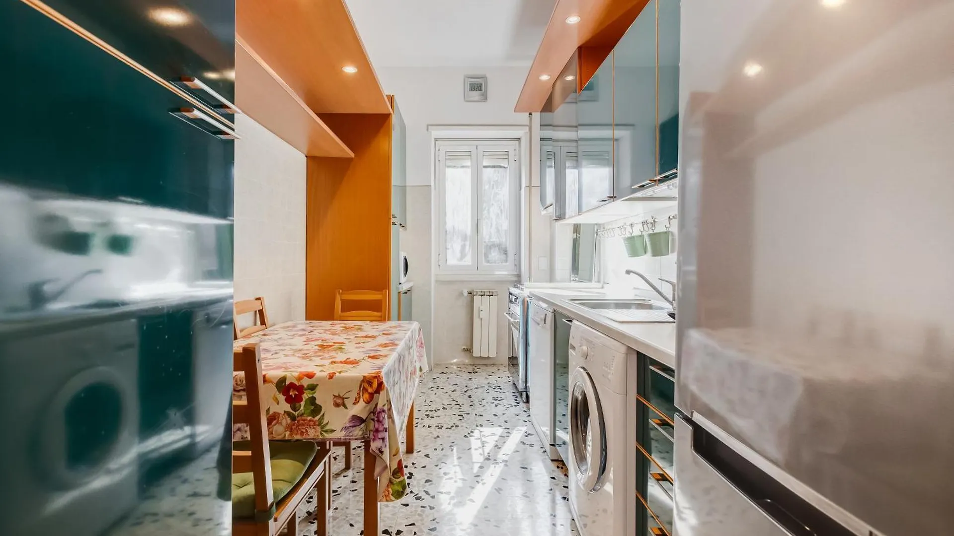 Large Apartment With Swimming Pool And Tennis Court Near The Station Rome 0*,  Italy