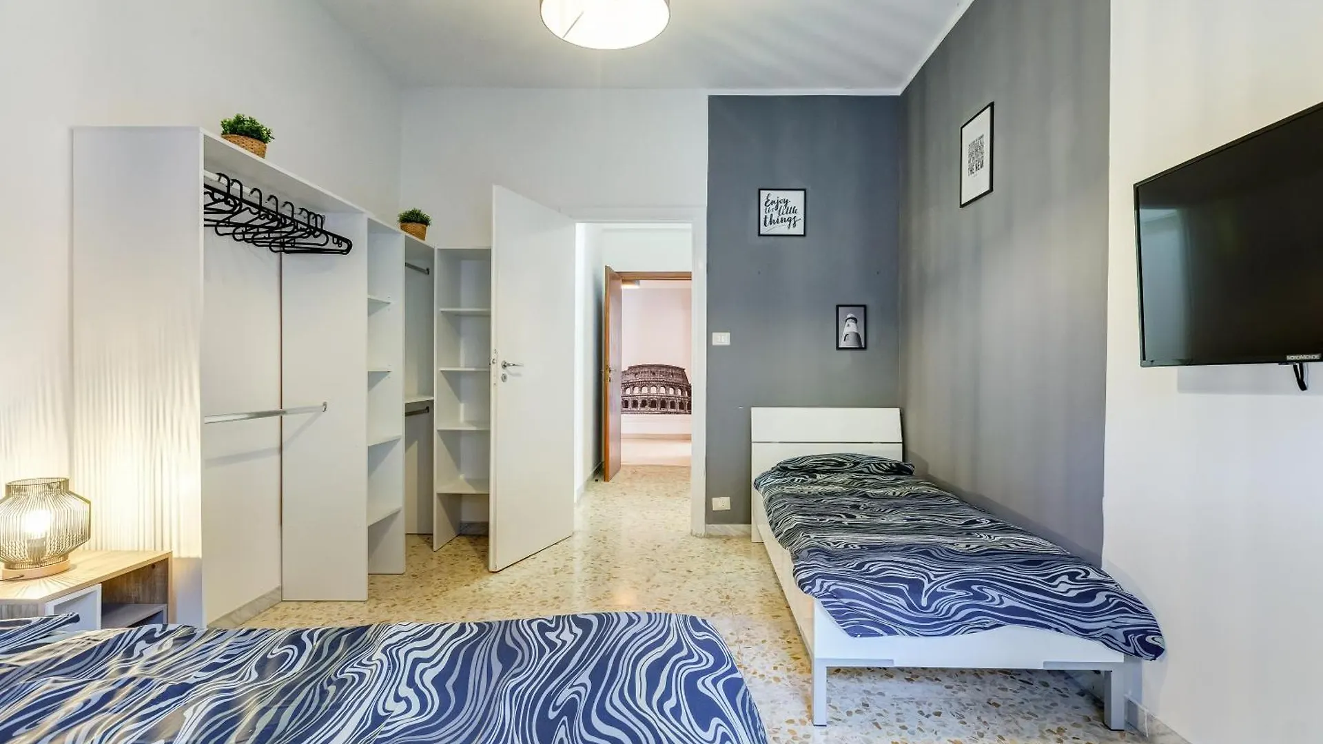 Large Apartment With Swimming Pool And Tennis Court Near The Station Rome 0*,  Italy