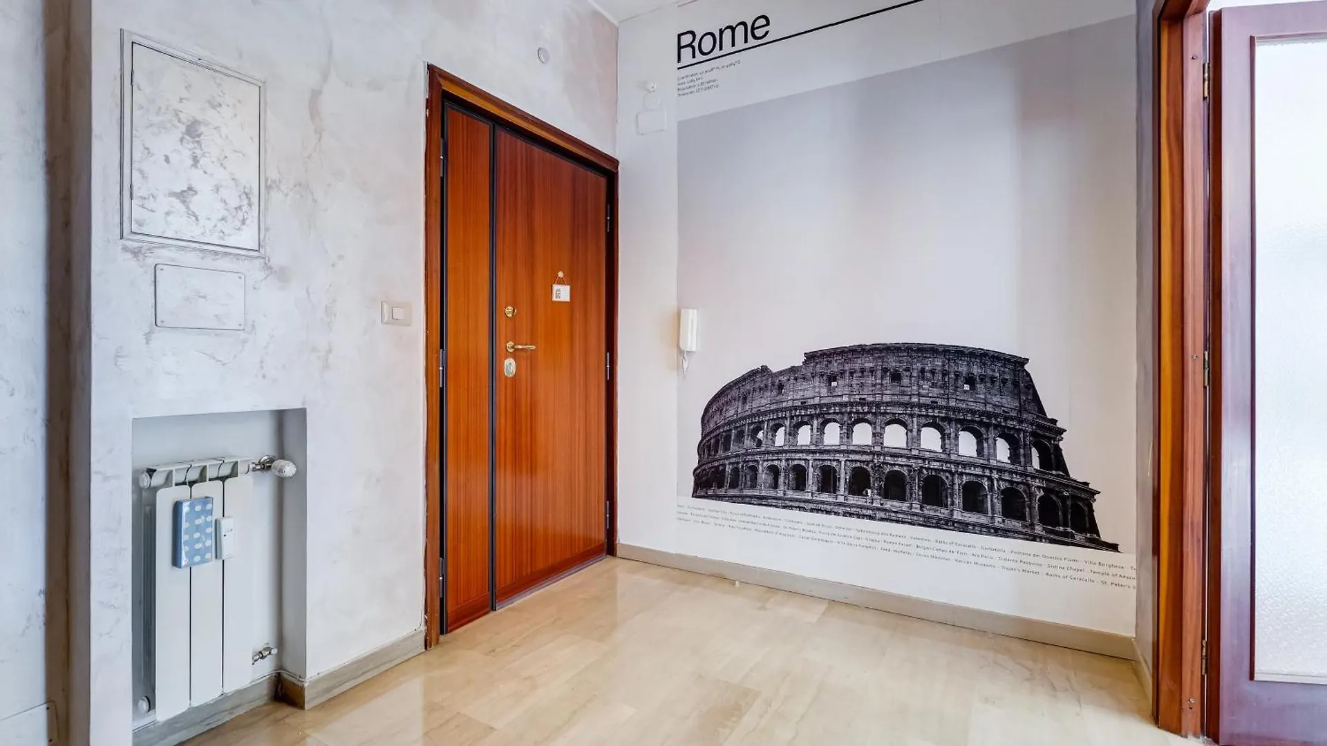 Large Apartment With Swimming Pool And Tennis Court Near The Station Rome